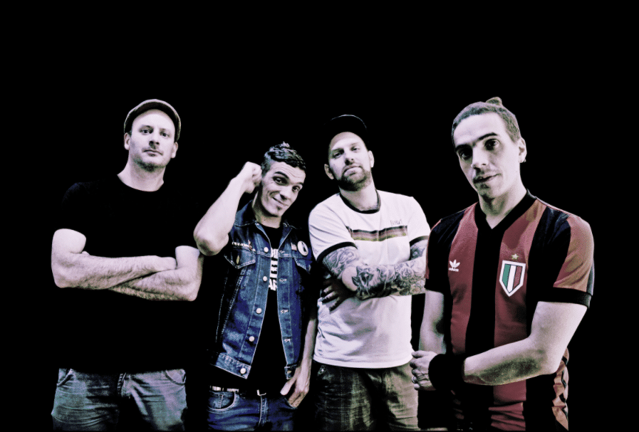 Mal Pasar: que veinte años no es nada - Mal Pasar repasó sus inicios, logros y dificultades a lo largo de toda su carrera independiente. A su vez, adelantó los detalles del show que realizará el 1 de julio en Niceto Club, donde grabará su primer CD y DVD en vivo. c6500e8a 011b 48da 87ef 40accedb5838