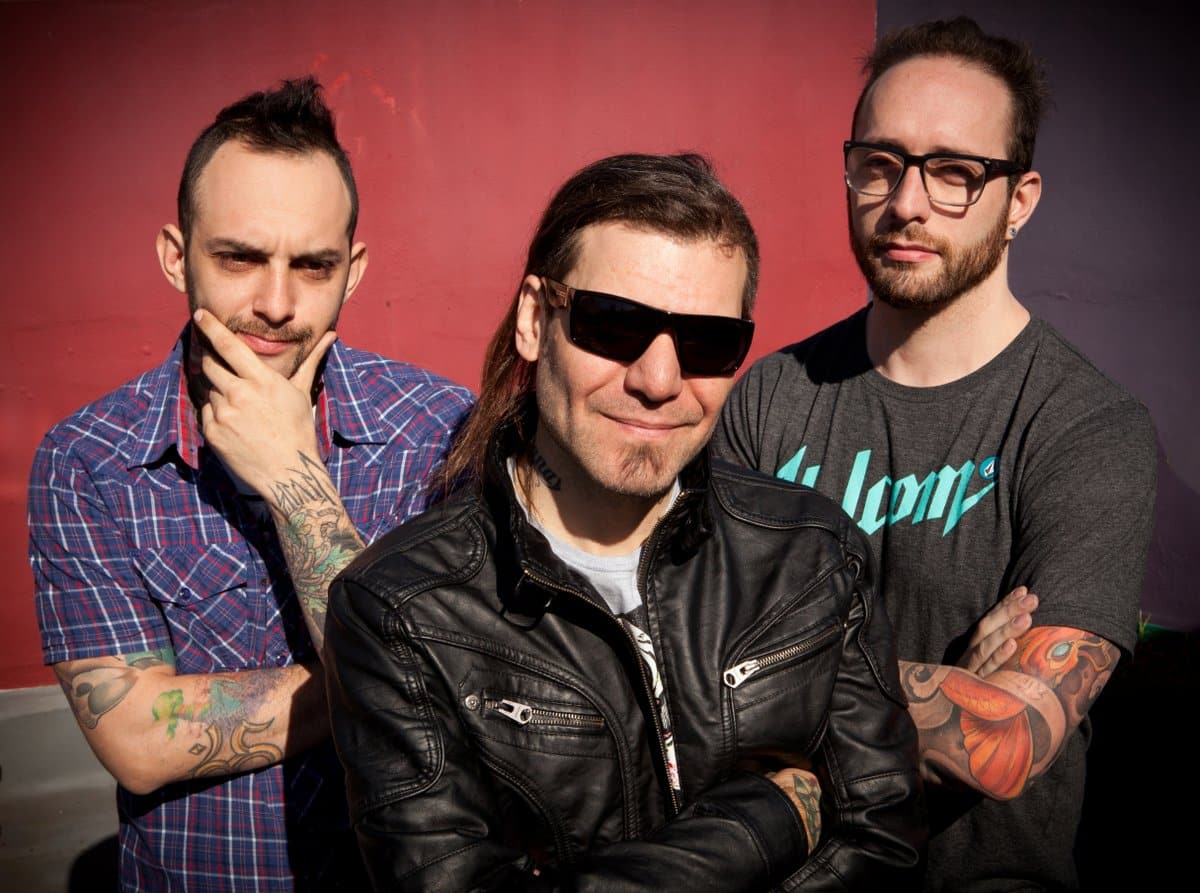 Carajo: "El rock nos sienta bien" - En sus inicios se los vinculaba con bandas de metal y este año compartieron terna con Calle 13 y Jorge Drexler en los Premios Shock Tigo. ¿Cómo definirían a Carajo en la actualidad? carajo3