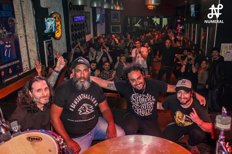 Numeral se prepara para lanzar su primer LP - Numeral nace de la unión entre Luciano Santoro Romeo, Jorge Braga y Franco Ruiz; y se consolida en abril de 2012. A lo largo de ese período la banda porteña comparte múltiples escenarios con grupos emergentes y un año más tarde graba su primer EP (2013) de cuatro temas, que manifiesta el primer pantallazo sonoro. d78873ad fdb6 41e3 bb5b 3f6392e4c139