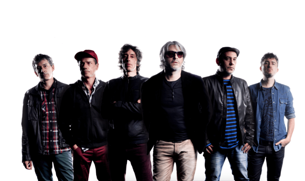 Estelares presenta "Las Antenas" - Entre los músicos invitados se encontraron Javier Miranda en batería; Eduardo Minervino en pianos y teclados; Guillermo Harrington en guitarra y coros; Juanchi Baleirón en coros y guitarras; y Christian Terán en trompeta, saxo tenor y saxo barítono. estelares