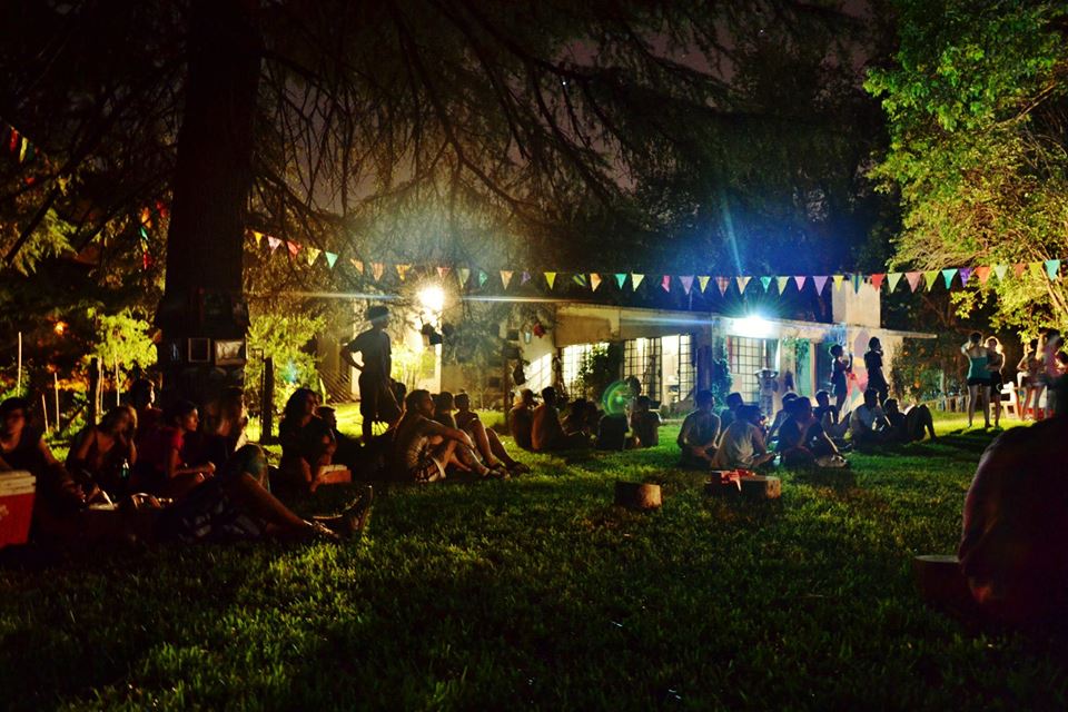 Harte de Arte: Luna Cordobesa - Cuarto aniversario del ciclo cordobés organizado por Felix San Martín, con Eli y Luci Rivarola, Bosques de Groenlandia y Ent. harte de arte