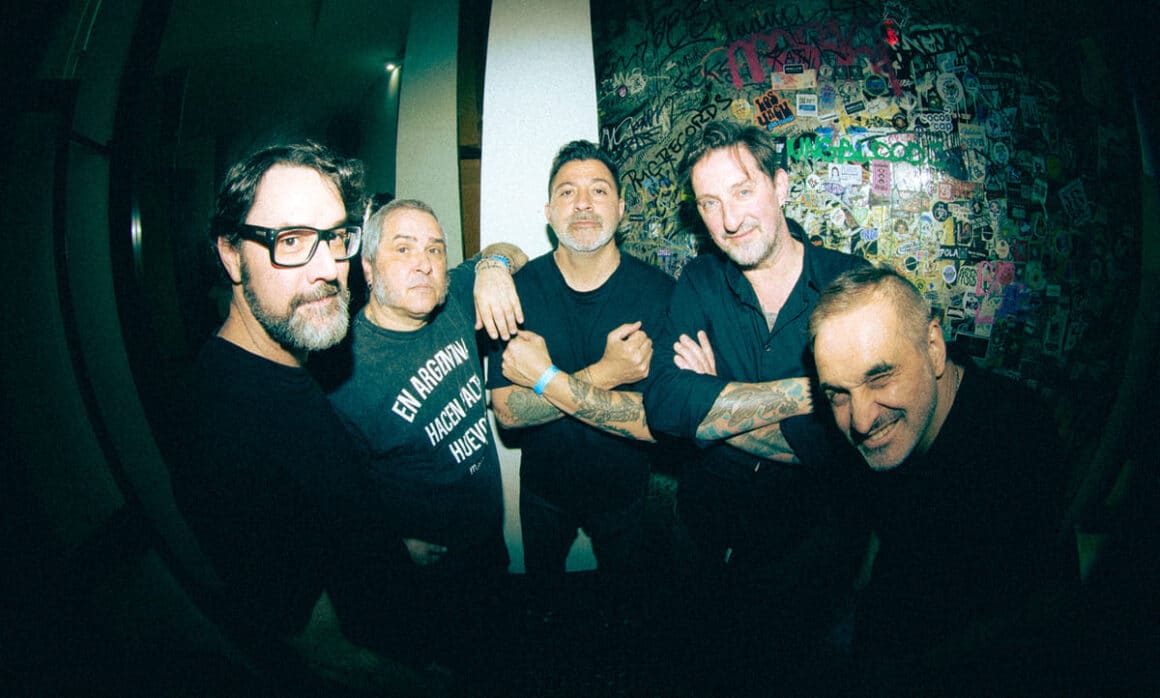 “De Buenos Aires”: el nuevo álbum de Pez - Con el regreso de Pepo Limeres en teclados, Pez renueva su sonido sin perder su identidad: recorre personajes, paisajes y emociones de la ciudad en clave de rock, jazz y poesía urbana. Pez