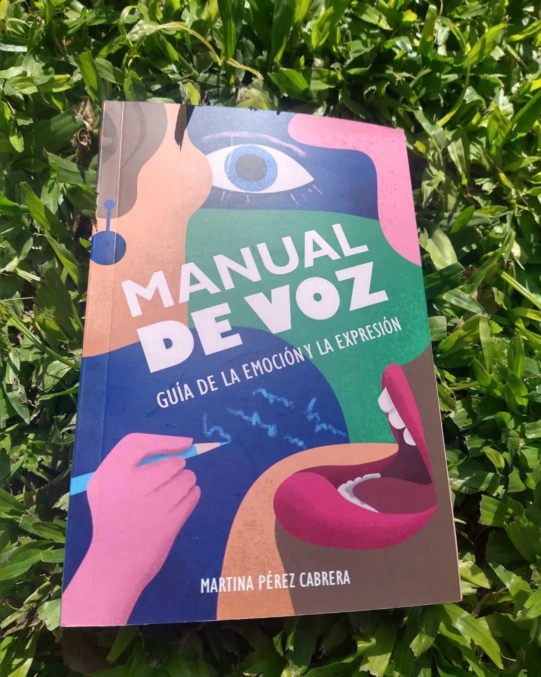 Tina: "Me veo en la tarea de comunicar la simpleza y claridad" - Martina Pérez Cabrera nació en Buenos Aires y desde su niñez se sintió atraída por contar historias, encontrando en la música un campo para desarrollarse. tina manual de voz