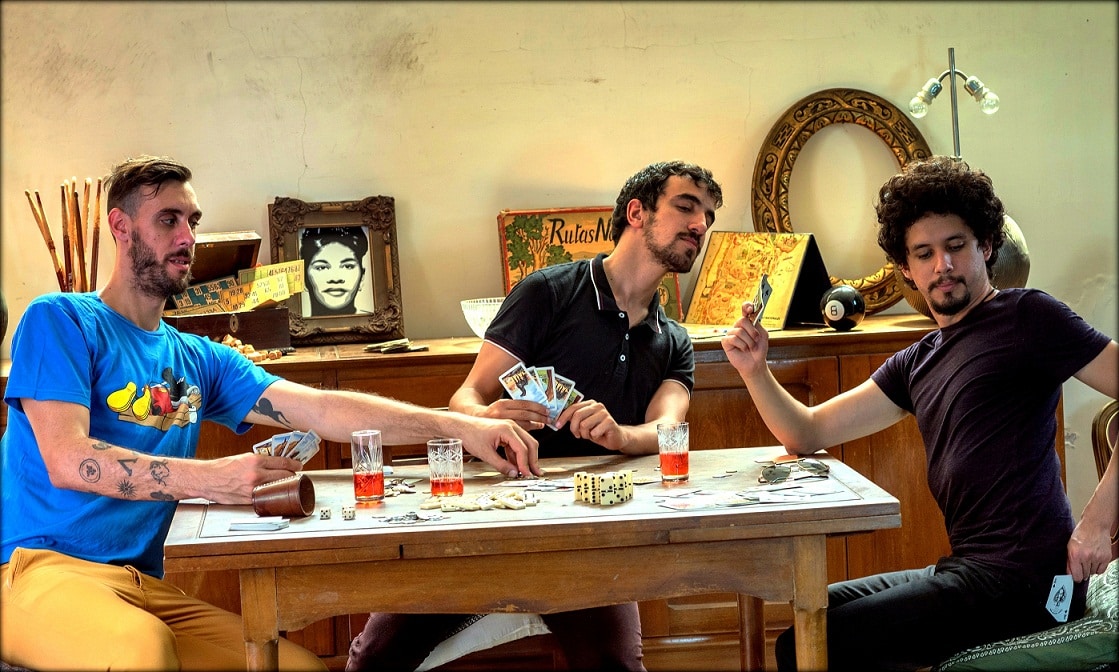 Verteramo Trío cerró una etapa para dar comienzo a otra - Fede: Sí, tuvimos la suerte de que el INAMI seleccionara el proyecto para editar los discos y estamos muy contentos por ese reconocimiento. Así que este viernes podrán conseguirlo y al día siguiente ya estará subido a las plataformas virtuales. verteramo1