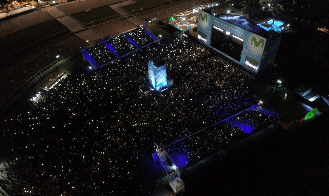 Fito Páez tocó ante 25mil personas en una nueva edición del Movistar Fri Music - Una multitud se hizo presente en el Hipódromo de Palermo para vivir una tarde de domingo con mucho rock nacional, de la mano de Fito Páez, Leo García, María Campos y La Femme d’Argent. 0cff3385 3bd2 498b 839f a8d6cdd747b6