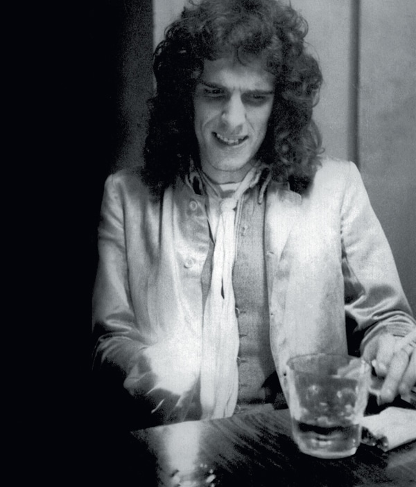 El manifiesto de Spinetta - El rock, música dura, cambia y se modifica, en un instinto de transformación. 10243a51 dd5c 4865 8423 dbaf0d2510ef