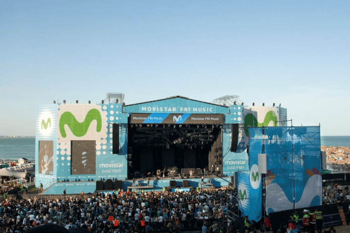 Divididos dio un show para el recuerdo en el Movistar Fri Music de Mar del Plata - El pasado sábado 25 de enero, más de 140 mil personas se acercaron al Paseo Hermitage para ver a Divididos en el marco de un nuevo Movistar Fri Music. Los encargados de precalentar una jornada a puro rock fueron Científicos del Palo y Julieta Rada. 36b95139 167d 44b2 9706 17c0d7c13201