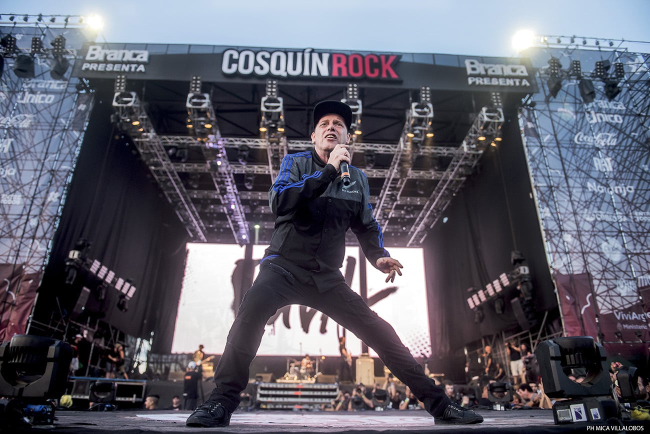 Cosquín Rock 2017: Día 3 - Terminó la edición 17 del festival, que en su última jornada repasó los 50 años del Rock Nacional y tuvo también como protagonistas a La Beriso y la lluvia que opacó el comienzo de la tarde. 38f772ac 848c 4708 a7ad fb26ffd261c3