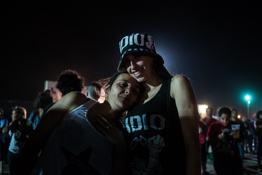 Indio en Mendoza: algún día se van a avivar - "No importa si no se escucha, esto es una fiesta igual", me dijo un pibe a mi lado que intentaba justificar de cualquier forma al Indio Solari. Pero internamente, él sabía que con un volumen adecuado, la misa era completa. 4b678bcd 8e4c 41dd aa93 684a8abd9b7c