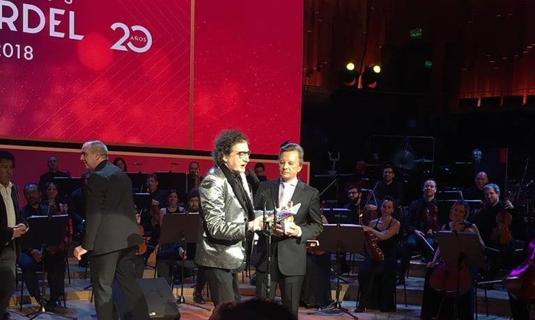 Charly García se quedó con el premio Gardel de Oro - El martes 29 de mayo se entregaron los Premios Gardel, un evento organizado por la Cámara Argentina de Productores de Fonogramas y Videos (CAPIF), en el Centro Cultural Kirchner de la Ciudad Buenos Aires. La fiesta volvió a consolidar a Charly García como el máximo exponente del rock del país. 4cc7ab8e 6289 4666 83c8 dbf5d5b239e9