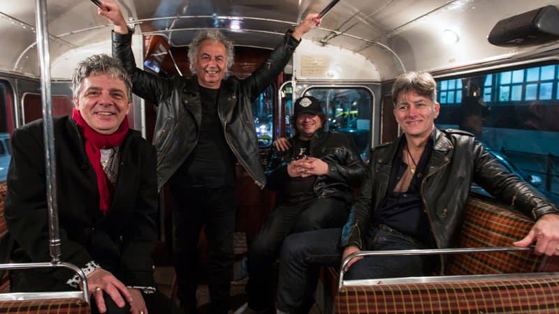 Juanse: "Lo único que sabemos es tocar rock and roll" - Los Ratones Paranoicos adelantaron su regreso con un minishow y una rueda de prensa que hicieron en el Teatro Sony, en la que se mostraron en buena forma preparando la presentación prevista para el 16 de septiembre en el Hipódromo de Palermo. 4d1cb8c5 1b6f 4c86 8a83 af8d56183330