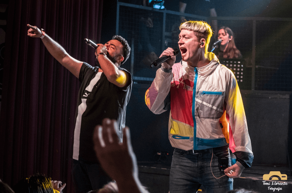 Emanero en El Teatrito - El rapero y artista urbano Emanero se presentó en El Teatrito con un repertorio basado en temas de su cuarto disco, "Tres mil millones de años luz", y hits de sus trabajos anteriores. Las fotos son de Tomi Llorente. 7a116d3c a0d5 412a 9ed0 ebf023367bc8