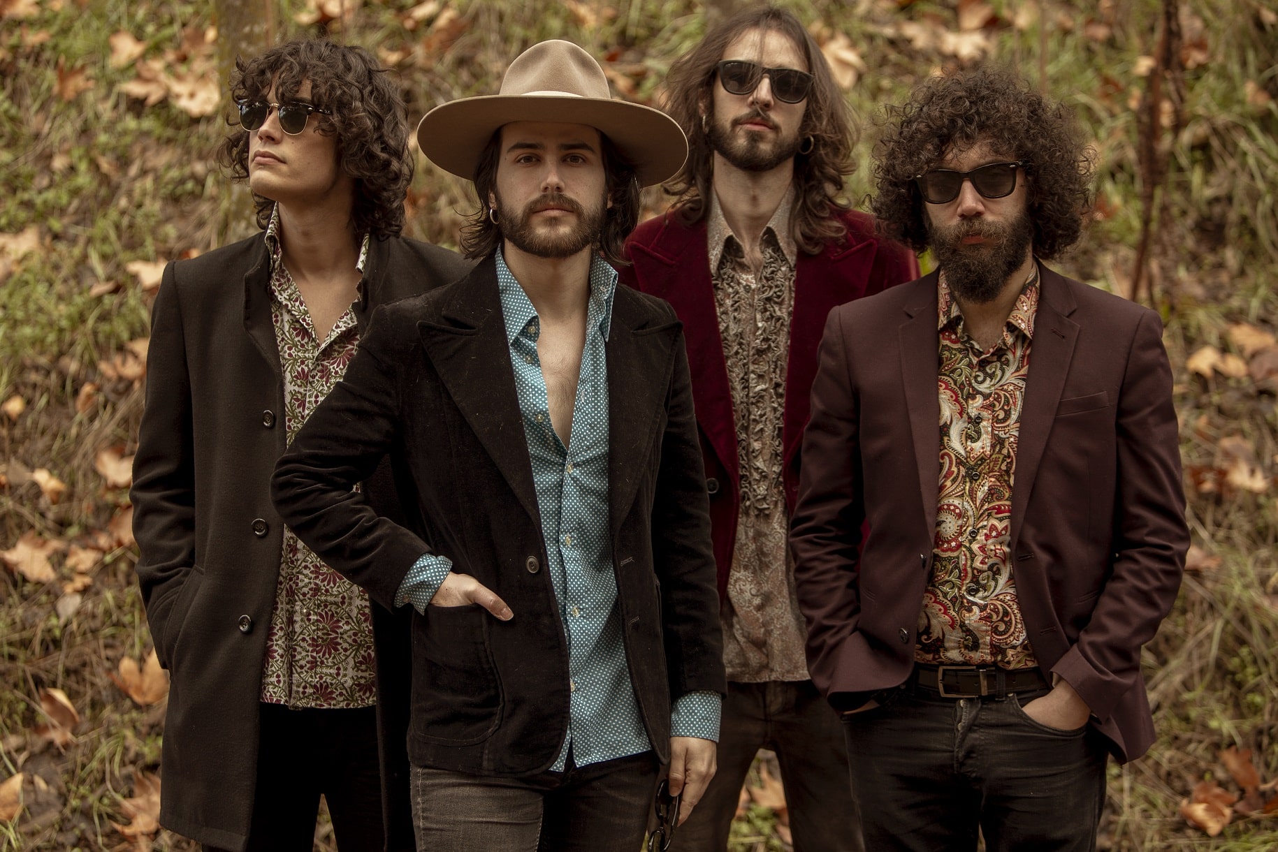 Atraco: "Hay un resurgir de las bandas de rock en España" - "Figuras como la de Moris marcaron el ADN de las bandas españolas –afirma el cantante y guitarrista Diego Martínez-. Atraco tiene una gran cercanía al rock argentino, no solo en el sonido sino en la manera de contar historias. Tenemos un plus de influencia respecto a otras bandas de nuestro entorno. Hemos tirado algo más del hilo y escuchado bandas como Ratones Paranoicos, Riff, Sui Generis. Desde el otro lado del océano, miramos con admiración cómo se trata en Argentina al rock and roll, tenemos la sensación de que hay una mayor cercanía y aceptación, la gente se siente más identificado y lo siente suyo. Eso no suele suceder en todos lados y es una auténtica maravilla". 98f6cc8d a241 46eb 973f cf6776b7c226