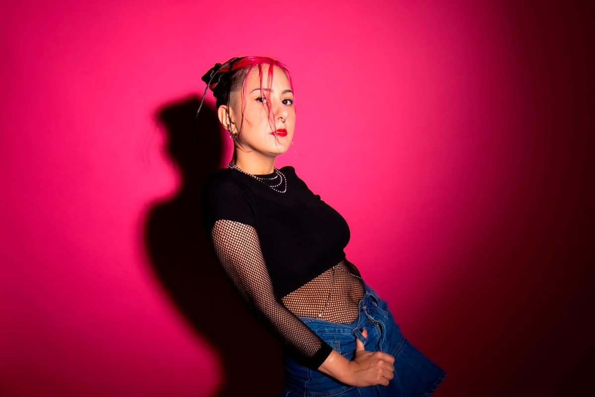 Abril Oxalde: "Es la esencia de algo que se gestó en mí durante mucho tiempo" - Abril Oxalde lanza su primer disco "Esto", una mezcla de indie rock, techno, funk y folklore. Abril Oxalde. Foto: prensa