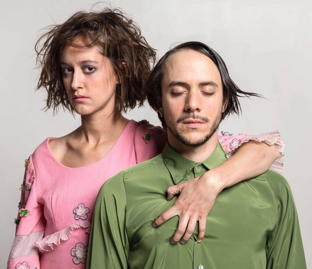 Ainda - Esmeralda Escalante y Yago Escrivá formaron Ainda en el año 2012 y desde entonces su música los llevó a diversos escenarios de Europa, México, Uruguay, Brasil, Estados Unidos y el interior de Argentina. Siendo artistas independientes, sus voces sonaron en salas como el Teatro Gran Rex, Centro Cultural Kirchner, ND Teatro, Coliseo, Estadio Malvinas Argentinas, y el Estadio Bicentenario, Tecnopolis entre otros. Ainda. Foto: Nora Lezano