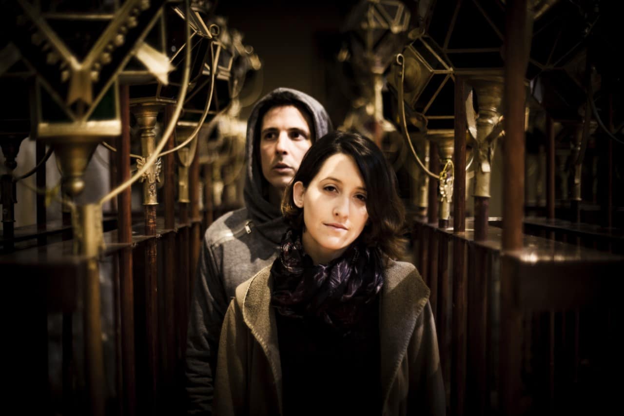 Arbolceniza: "Nos convertimos en una sola entidad" - Verónica Paz y Cachín Selis, unieron en Madrid sus carreras solistas para darle vida a un nuevo proyecto, el cual ya tiene como resultado un álbum homónimo, "Arbolceniza", plagado de imágenes, recuerdos, paisajes, mística y mucha calma impuesta por la dulce voz de la cantante tucumana. Arbolceniza