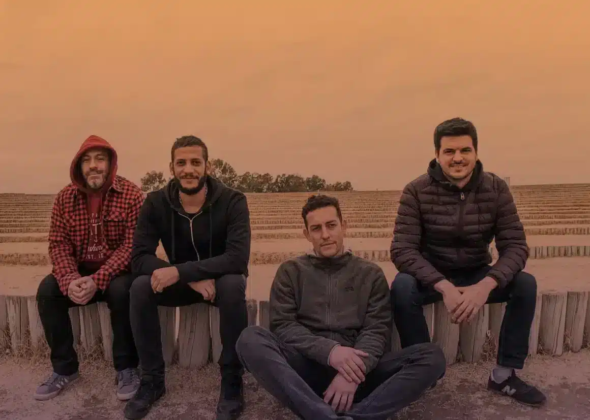 Base lunar - A principios de 2019, luego de la separación de Killer Venus, Mariano González (guitarra) y Adrián Lucero (voz y sintentizadores) deciden seguir haciendo música juntos y reclutan a Martín Szigeti (batería) y Luis Vicchi (bajo) con la idea de desarrollar un proyecto totalmente nuevo. Juntos formaron Base Lunar, una nueva banda con tintes alternativos que pretende mostrar un estilo no muy común en la ascendente escena mendocina. Base lunar