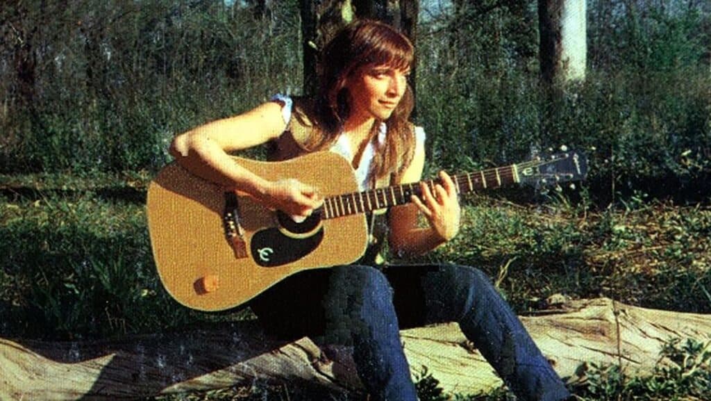 María José Cantilo - Hermana de Miguel Cantilo (el líder de Pedro y Pablo) María José nació en el barrio de Belgrano y comenzó su carrera en 1982. Comenzó a tocar la guitarra a los 7 años y compuso su primera canción a los 17. Con su estilo folk-acústico se presentó en los pubs y festivales de Buenos Aires, hasta que se mudó al El Bolsón, para experimentar la vida en comunidad y el contacto con la naturaleza. María José Cantilo