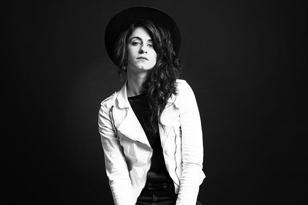 Marilina Bertoldi: "Aún no hice mi mejor disco" - Tras la disolución de su ex banda, Connor Questa, en marzo, 2015 encontró a Marilina Bertoldi metida de lleno en su proyecto solista, el cual ya cuenta con dos discos: “El peso del aire suspirado” (2012) y “La presencia de las personas que se van” (2014). Marilina Bertoldi