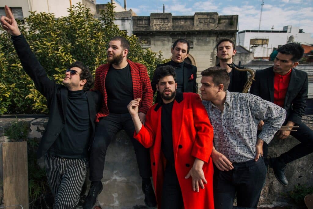 Palta and the mood - Palta and the Mood, con origen en la zona norte de Buenos Aires, Argentina, explora lo moderno del funk, R&B y el soul con nuevos ritmos en el sonido de cada melodía. Palta and the mood
