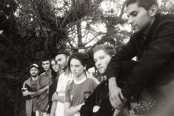 The Fear Of Being Offline: "A la gente le gusta cuando una propuesta musical tiene una vuelta de tuerca" - La historia de The Fear Of Being Offline comienza durante el verano de 2016 cuando una serie de encuentros llevó a Skay a conocer a Nacho Galván (guitarras) y encarar esta idea musical, en la que luego se sumó Michelle Harvey en voz. a794bba6 b84c 4dc4 9585 eea454be12b3