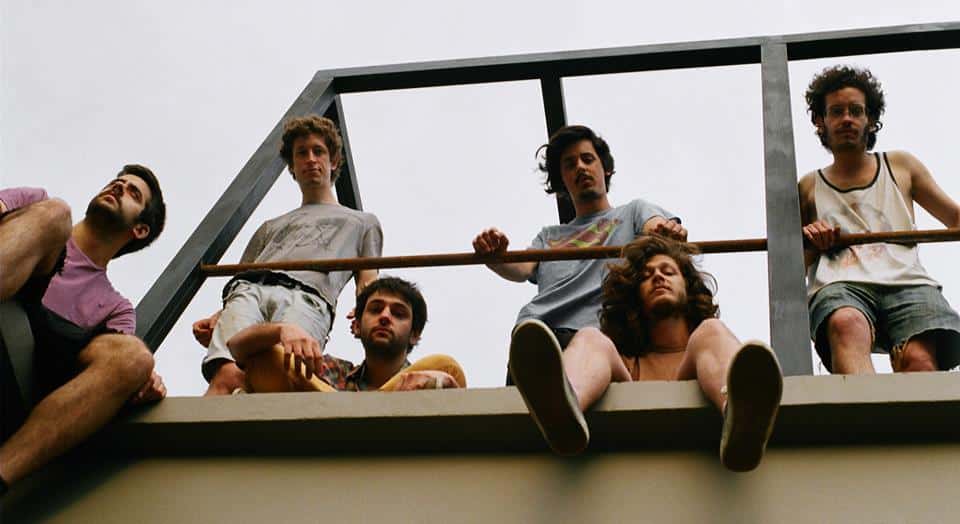 Bandalos Chinos: "Estamos en busca de la canción perfecta" - "A principios de 2014 veníamos del primer disco y estábamos evolucionando hacia nuevos estilos –remarca Iñaki Colombo, guitarras y sintetizadores en Bandalos Chinos–. Teníamos un puñado de temas que reflejaban este nuevo rumbo y un EP nos pareció la mejor manera de mostrar eso que estábamos haciendo". bandalos chinos