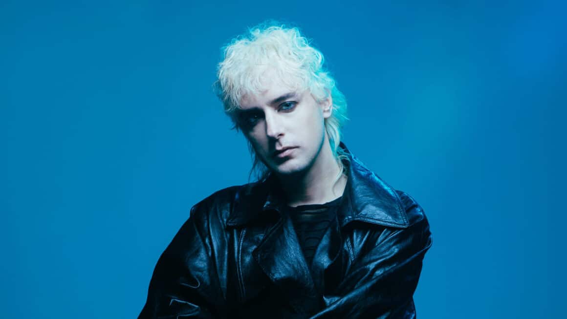 Benito Cerati - Benito Cerati nació el 26 de noviembre de 1993 en Las Condes, Santiago de Chile, es el hijo del icónico músico Gustavo Cerati y Cecilia Amenábar. Benito Cerati, 2024. Foto: Gonxalo Alipaz