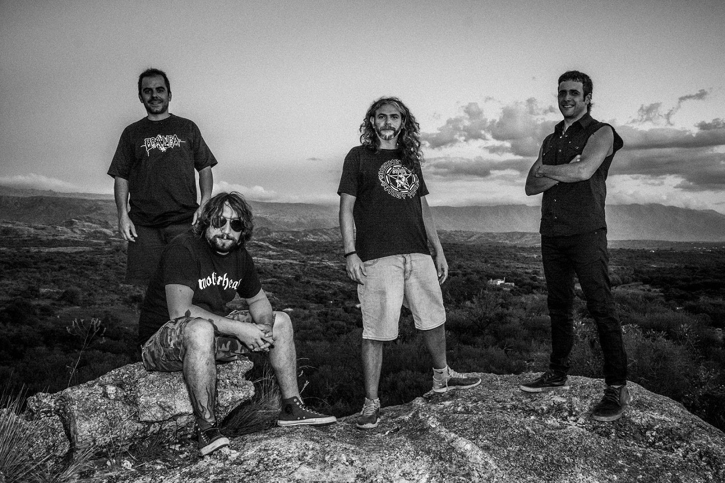 Bravura: "Vamos por todo" - Bravura completa sus filas con Fede "Brujo" Galván (voz), Juan Cabral (guitarra) y Martín Tello (bajo). bravura