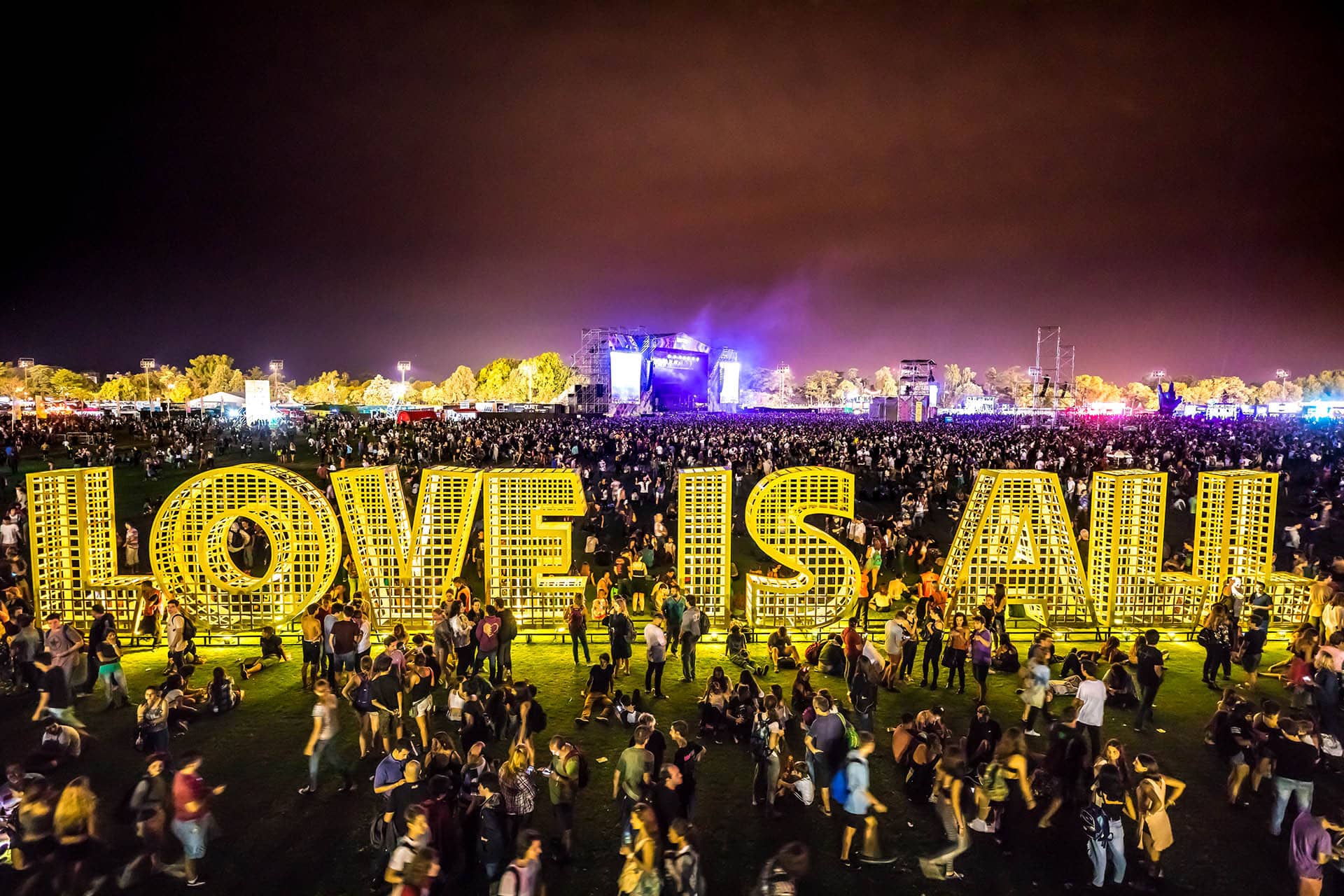 El Lolla tendrá 3 jornadas - Lollapalooza Argentina es una experiencia integral para todas las edades: niños, adolescentes, adultos y familias enteras se unen en un evento único al aire libre que invita a vivir tres días de música inolvidables. ca068663 1c7f 4fe6 bfd3 ca8e33748d3e