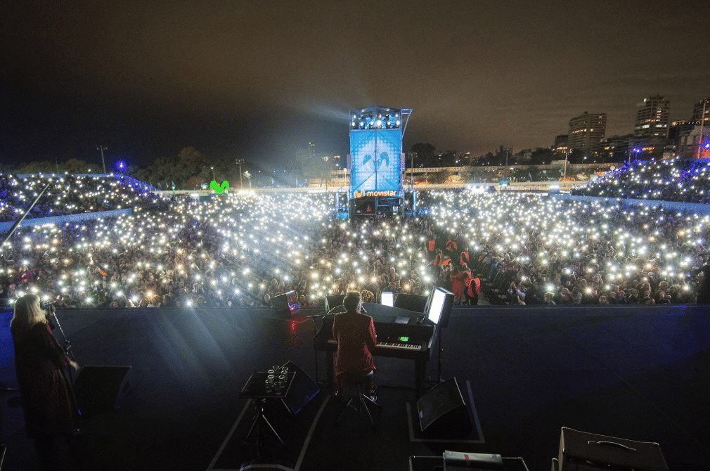 Fito Páez tocó ante 25mil personas en una nueva edición del Movistar Fri Music - Una multitud se hizo presente en el Hipódromo de Palermo para vivir una tarde de domingo con mucho rock nacional, de la mano de Fito Páez, Leo García, María Campos y La Femme d’Argent. cf11d5ff 75af 4088 95af f4b8faae6dc8