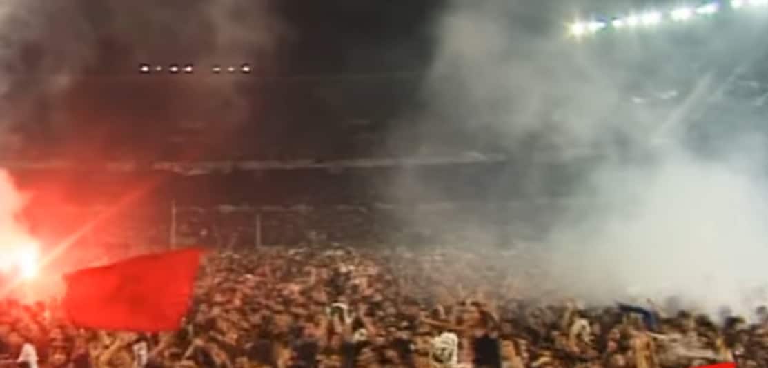 Sale a la luz un histórico e inédito video de Los Redondos en River - También comprende cónicas de cada evento realizadas por destacados periodístas del rock nacional, el testimonio de fanáticos que asistieron a los recitales y el relato exclusivo de un invitado especial que estuvo sobre el escenario. d793d474 156a 4f02 aaa0 25beae06bc7b