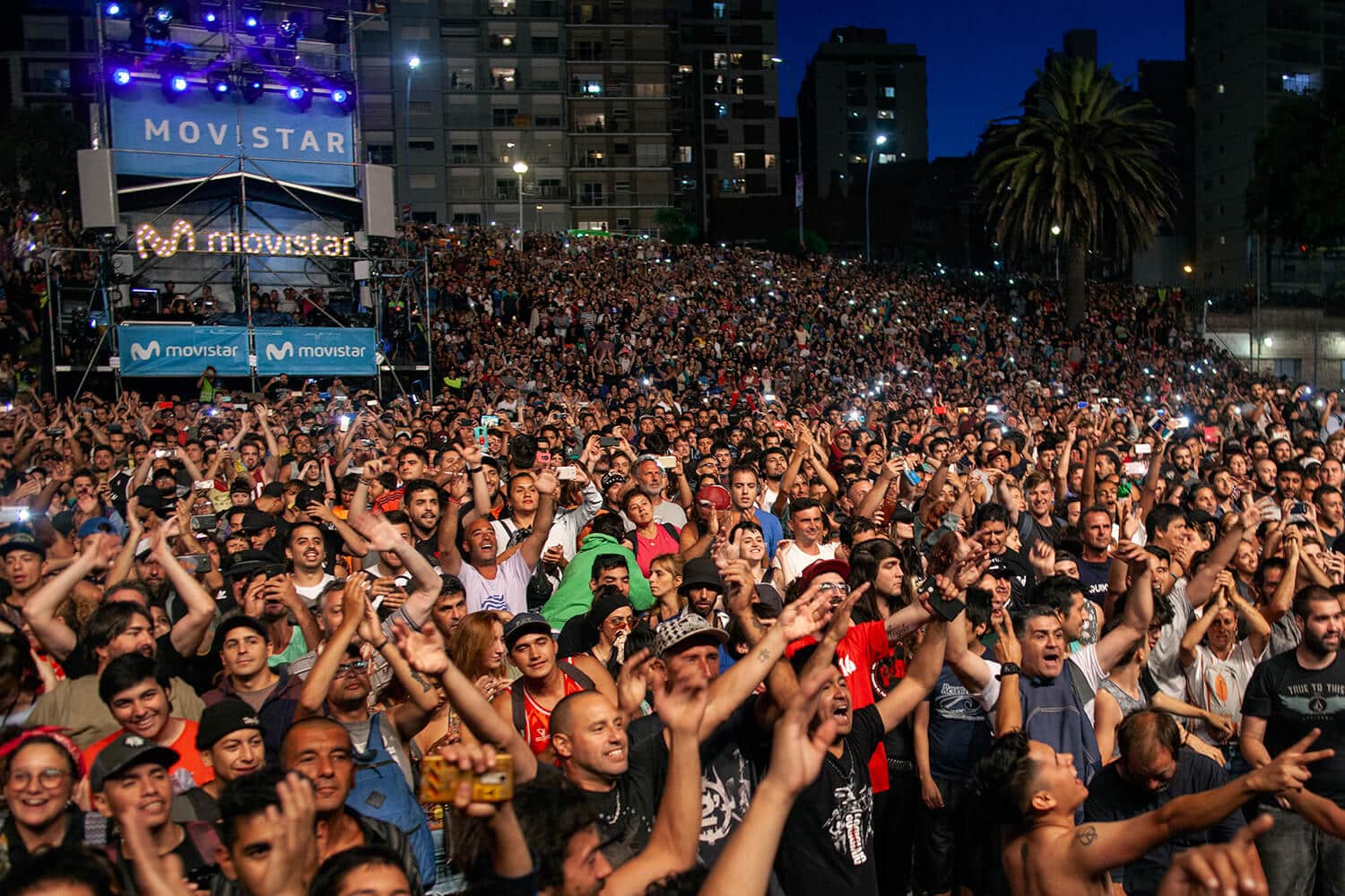Divididos dio un show para el recuerdo en el Movistar Fri Music de Mar del Plata - El pasado sábado 25 de enero, más de 140 mil personas se acercaron al Paseo Hermitage para ver a Divididos en el marco de un nuevo Movistar Fri Music. Los encargados de precalentar una jornada a puro rock fueron Científicos del Palo y Julieta Rada. d963cb87 f5af 437d a606 90924cdc0330