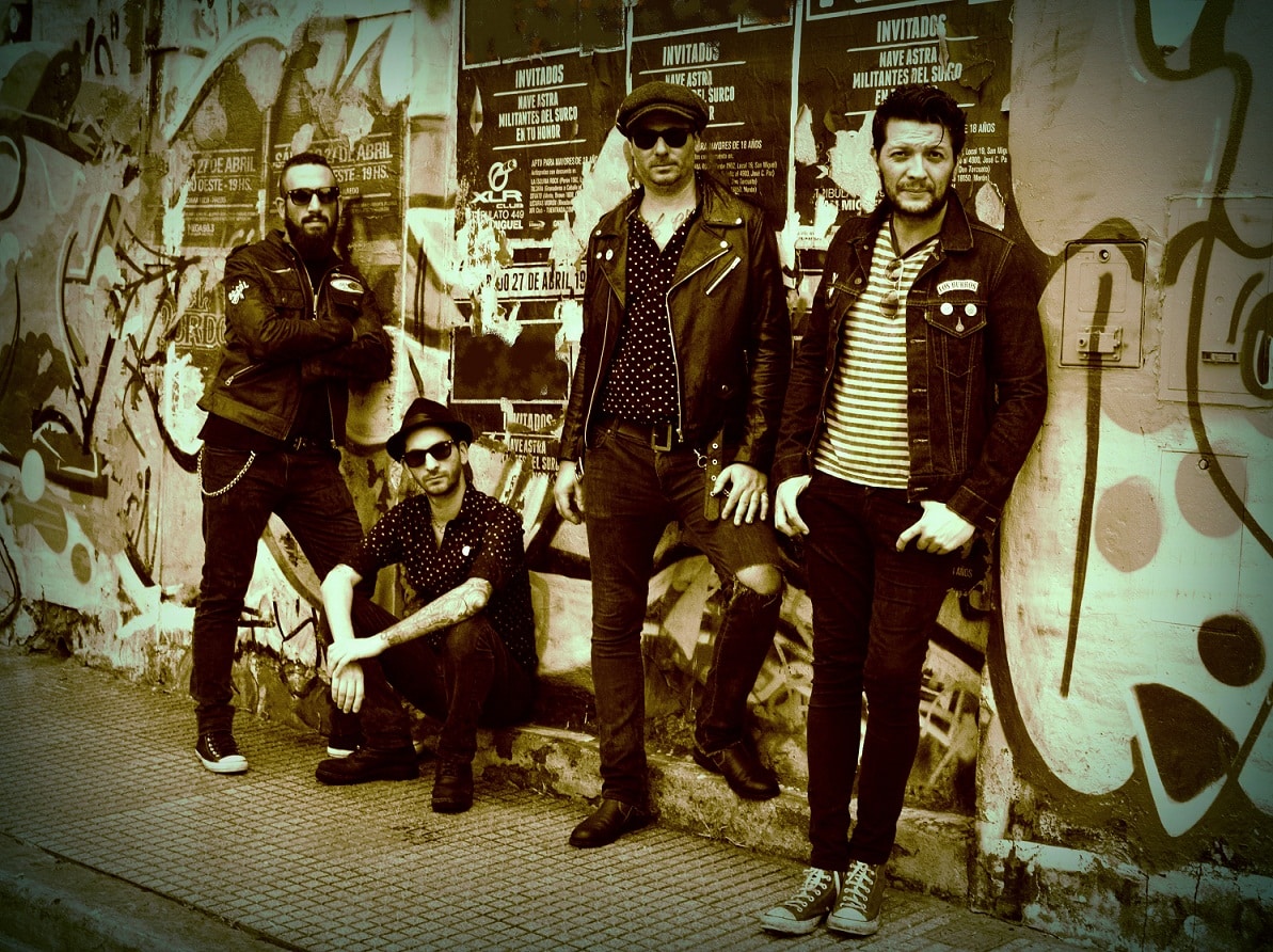 Los Burros: "Grabar un disco es cerrar una etapa" - Cambió bastante la forma de difundirse, en los 90 tirábamos 50 panfletos y venían 500 personas. Ahora, a pesar de que levantás una baldosa y hay mil bandas, hay menos público en los recitales under. Sin embargo, el que nació para esto lo sigue haciendo. La idea siempre es dejar un legado y reivindicar al "verdadero" rock. La escena es grande, todo lo bueno y genuino siempre sale del under. e599c54a 1819 4ea2 9f07 580d7bfedce2