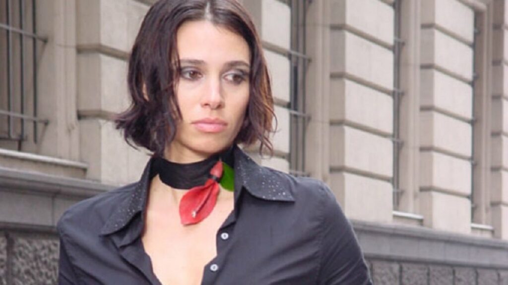 Érica García - Erica García lideró Mata Violeta, un trío de mujeres, a comienzos de los '90. En julio del '95 cada una emprendió caminos separados. Érica García
