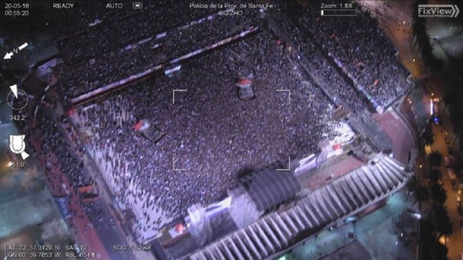 La Renga, en el verdadero ojo del huracán - La gran banda argentina volvió a tocar en Rosario después de tres años y, literalmente, la hizo tremolar. Más de 30 mil fanáticos deliraron en el Parque Independencia mientras que algunos vecinos, más que nada en el centro de la ciudad santafesina, mostraron los efectos del concierto en las redes sociales. f181c666 a26a 4fc7 bf9a e9a766e3ba2c