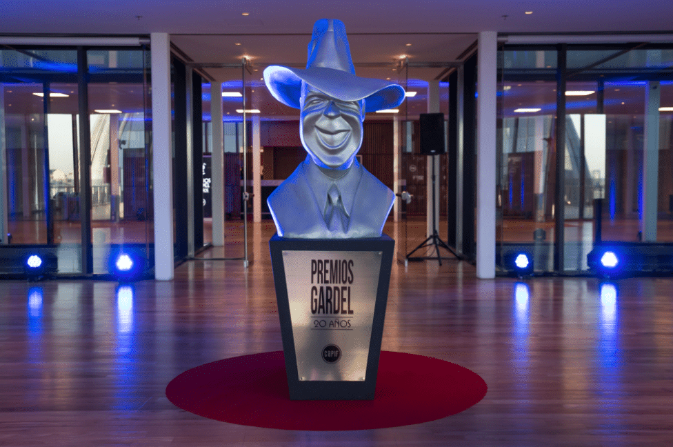 Premios Gardel 2018: poco lugar para la independencia - Llama mucho la atención no encontrar en el listado de nominados grandes discos editados el año pasado como "Agua ardiente" de Los Espíritus, "La síntesis O’Konor" de El Mató a un policía Motorizado, "Devorando intensidad" de El Plan de La Mariposa, "Pelea al horror" de Pez (aunque por suerte estos figuran por el que hicieron junto a Litto Nebbia), entre tantísimos otros. f77dc9aa b599 49cf a1ec e8016df379aa