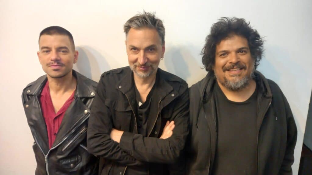 Federico Gil Solá - Federico Gil Solá fue el segundo baterista de Divididos, entre 1990 y 1995. Federico Gil Solá con Exiliados