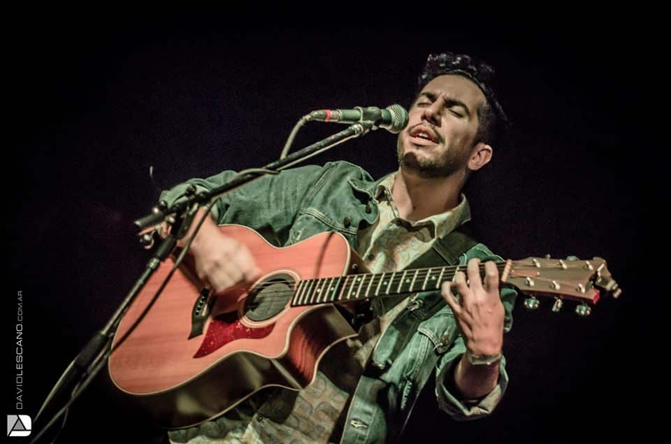 Juan Huertas: "Estoy muy conectado con este proyecto" - Luego de liderar durante diez años Anima Triple, el cantautor local lanza su álbum debut solista "Criatura" a base de canciones, pop y rock electrónico. juan juertas