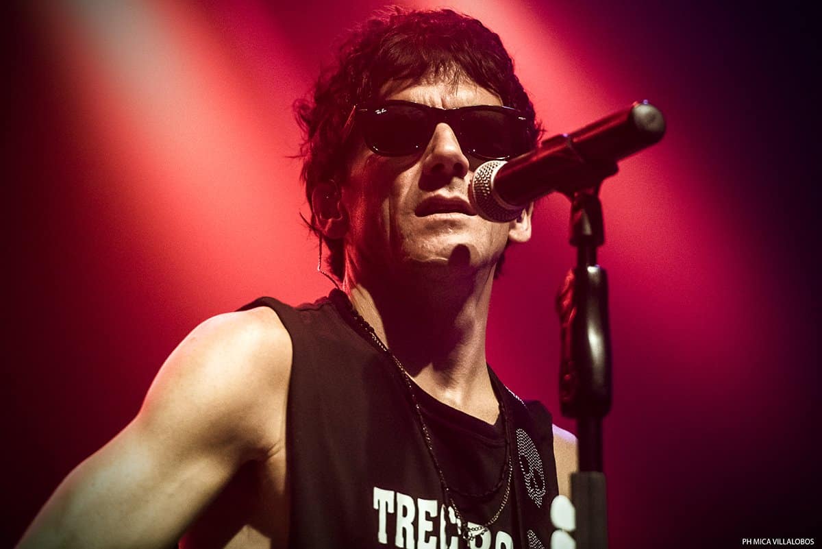 Guasones en el Teatro Vorterix: la sonrisa del villano - Guasones implementó su infalible esquema de invasión en el Teatro Vorterix. Brindaron dos notables actuaciones centradas en su último álbum, "Locales calientes". De esa manera, finalizó una gira nacional comenzada en el icónico estadio Luna Park aquel lejano sábado 29 de agosto. 1265fe90 ff0a 40ab bf7c de98fb66cdb0