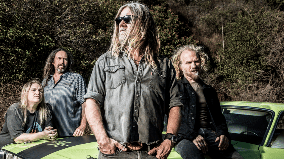 Corrosion of Conformity: "Fue grandioso que Queen nos haya reconocido" - "Estoy sentado bajo el sol esta mañana -dice el fundador de Corrosion of Conformity del otro lado del teléfono-. Tengo que cuidar a mis dos chicos que están jugando, pero todo bien". Desde que Woody Weatherman atiende su celular, hay una cuota de humildad y de felicidad que se mantendrá durante toda la nota. 14f62408 7b9f 426b 87f8 a7cc6a8e48cc