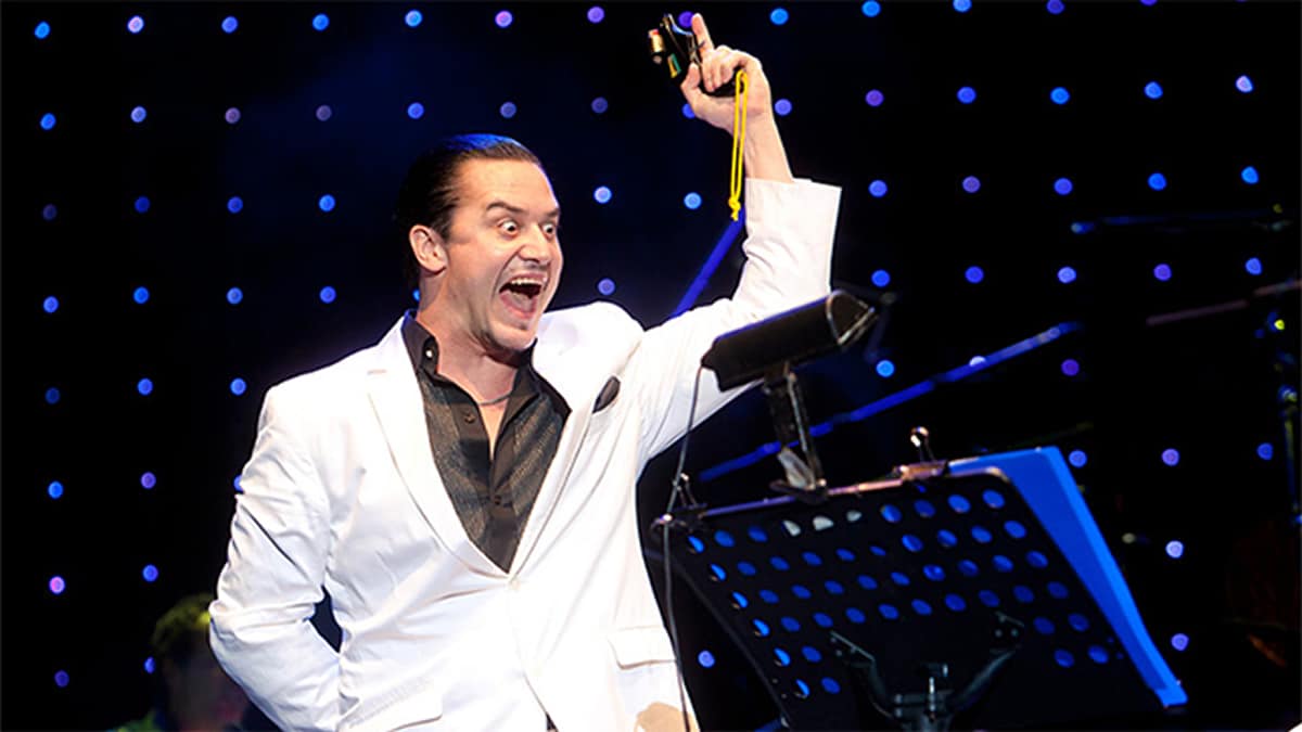 Mike Patton en el Gran Rex: el circo de la versatilidad - El cantante de Faith No More volvió con su proyecto “Mondo Cane”, en el que versiona clásicos italianos con una orquesta. Por qué es uno de los músicos contemporáneos más interesantes. 17d0df1f fd28 407f 8d36 fe6ad362e3ae