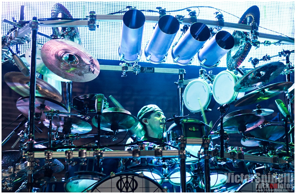 Dream Theater volvió a la Argentina - El quinteto estadounidense de metal progresivo pasó nuevamente por nuestro país para presentar su disco más reciente, "Dream Theater", y festejar los aniversarios de dos de sus trabajos más aclamados: "Awake" (1994) y "Metropolis Pt.2: Scenes From a Memory" (1999). 43b78e91 3306 454b be4d a99761c070bb
