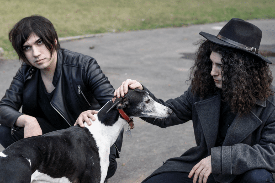 Electric Child: "Creamos un nuevo formato, el insta-álbum" - "A fines de 2017 tuvimos un impasse. Cuando nos juntamos, nos planteamos qué hacer: si editar algo en un formato usual o subir la apuesta. Ahí surgió la idea de armar temas de un minuto, y ofrecer las versiones extendidas solamente en los conciertos", explica John Goodblood, cantante de los argentinos Electric Child. 43cd91c8 74b3 4700 9dd1 9ab1cf1b0e7e