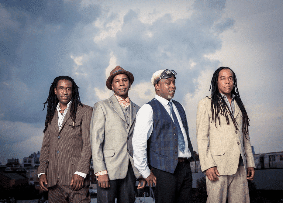 Living Colour: "Somos como una familia disfuncional" - El éxito comercial es un arma de doble filo. Un ejemplo claro es el de Living Colour: en 1992, la el cuarteto agonizaba. Muzz Skillings, el bajista que había estado por seis años (y con el que habían grabado "Vivid", de 1988, y "Time’s Up", de 1991) dejaba el grupo. Habían roto las estructuras del rock alternativo, pero en realidad eran ellos los que se estaban desmoronando por dentro. 4b6ae013 7b1f 4bac 96c4 89252848a3fc