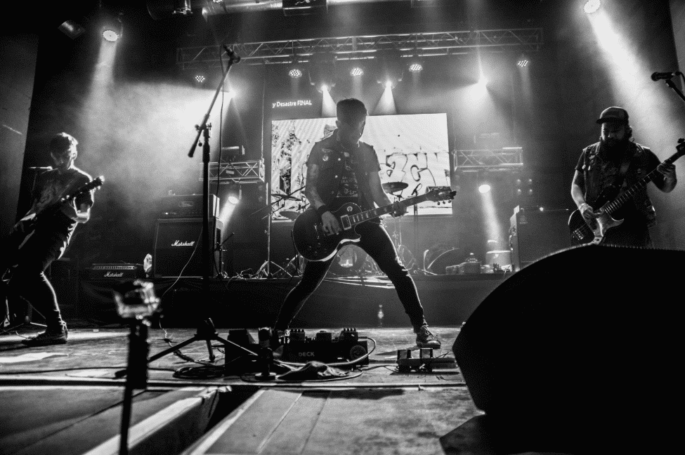 Old Skulls: "Hay muchas bandas consagradas que matan al rock" - En noviembre, además, el grupo va a tocar en Santiago de Chile. “Estamos contentos porque va a ser la primera vez que llevemos nuestro material fuera del país -dice-. Desde hace tiempo que nos llegan mensajes a las redes para que vayamos, y por fin se pudo dar. Tenemos ganas de hacer un segundo video para ‘El karma…’, y si todo sale bien, a fin de año vamos a empezar a preproducir nuestro tercer material”. Agárrense fuerte: Old Skulls no para, ni está en sus planes hacerlo. 8b3d7240 dcf5 4bed a08a b6bcdf445a7a