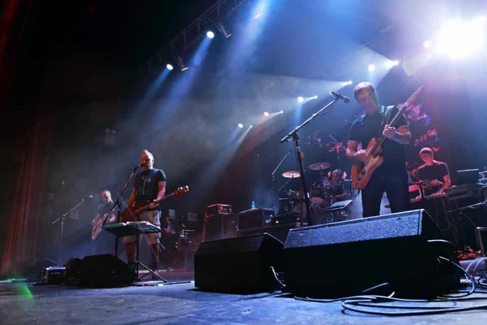 Peter Hook en Vorterix: dando vuelta las cosas - El bajista de New Order y Joy Division dio un show de dos horas y media, en el que tocó completos “Technique” y “Republic”. Qué lo diferenció del resto de la gira. 8d1140aa e81d 405c 885a 5e5b9a44ca2a