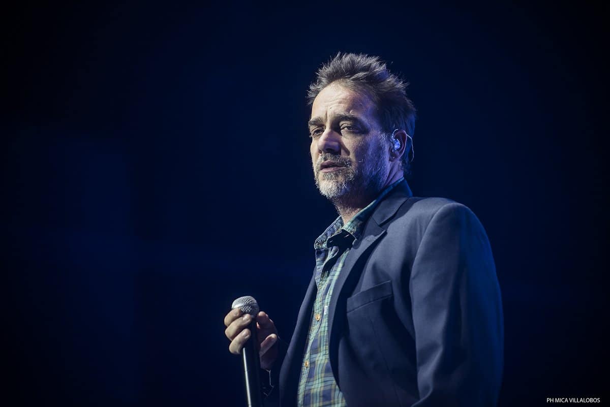Vicentico presentó "Último acto" en el Luna Park - En medio de los festejos del 30 aniversario de los Fabulosos Cadillacs, Vicentico se dio el gusto de presentar "Último acto", su labor más reciente, el cual fue grabado en diversas ciudades como Nueva York, Los Ángeles, Nashville, Kingston y Buenos Aires, y consiguió inmediatamente convertirse en disco platino en nuestro país. 9cc39a15 4dce 46dc 83e2 b2475d0f7836