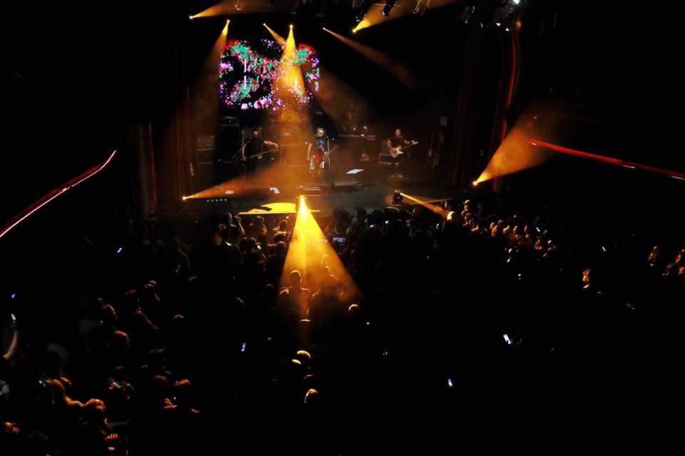 Peter Hook en Vorterix: dando vuelta las cosas - El bajista de New Order y Joy Division dio un show de dos horas y media, en el que tocó completos “Technique” y “Republic”. Qué lo diferenció del resto de la gira. 9fc8cf7b 5850 4676 bfa4 8069477e3269