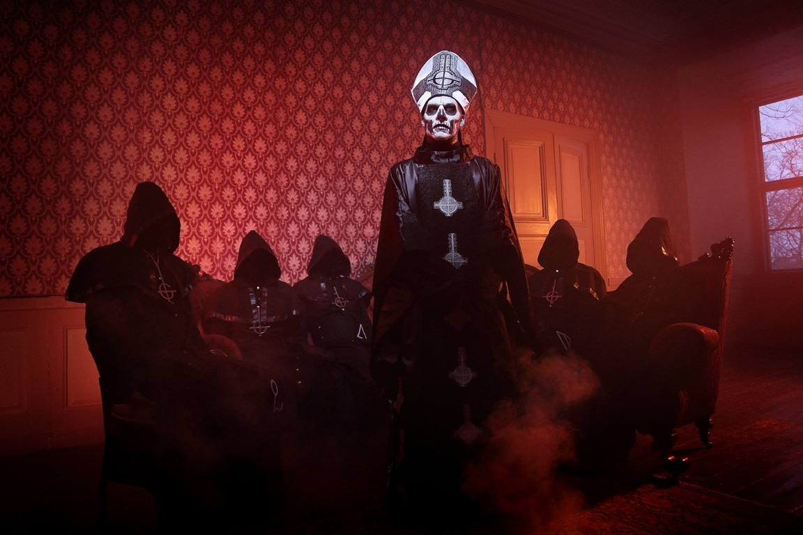 Papa Emeritus II: "El próximo disco de Ghost será más sólido" - La travesía de Ghost empezó en 2008, en Suecia. Tan sólo dos discos y un EP (Opus Eponymous, de 2010, Infestissumam e If You Have Ghost, ambos de 2013) les alcanzaron para posicionarse como uno de los grupos más excéntricos de la escena pesada. Ghost6