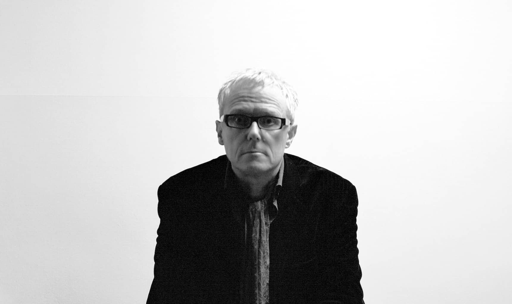 David J: "Hice un hechizo para que Bauhaus volviera" - "En 2006, los cuatro Bauhaus terminamos de una forma muy, muy negativa. Y yo no quería ser el enemigo de nadie, así que los dos hicimos una videollamada por Skype y arreglamos un montón de cosas. Fue una charla muy importante, porque le puso un buen tinte a lo que vino. Desde que nos reencontramos todo fue muy genial y positivo. Estoy disfrutando al máximo". ca20d777 9ba8 41fc 8164 59914337d502
